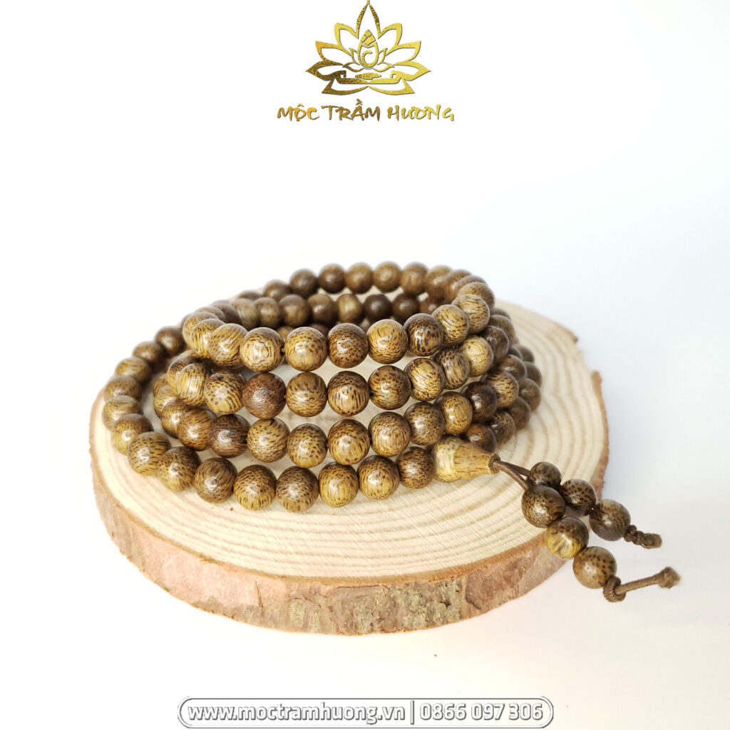 Vòng tay trầm hương 108 hạt - lợi ích về phong thủy