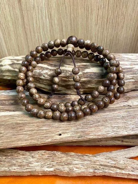 Vong-tay-go-tram-huong-108-hat