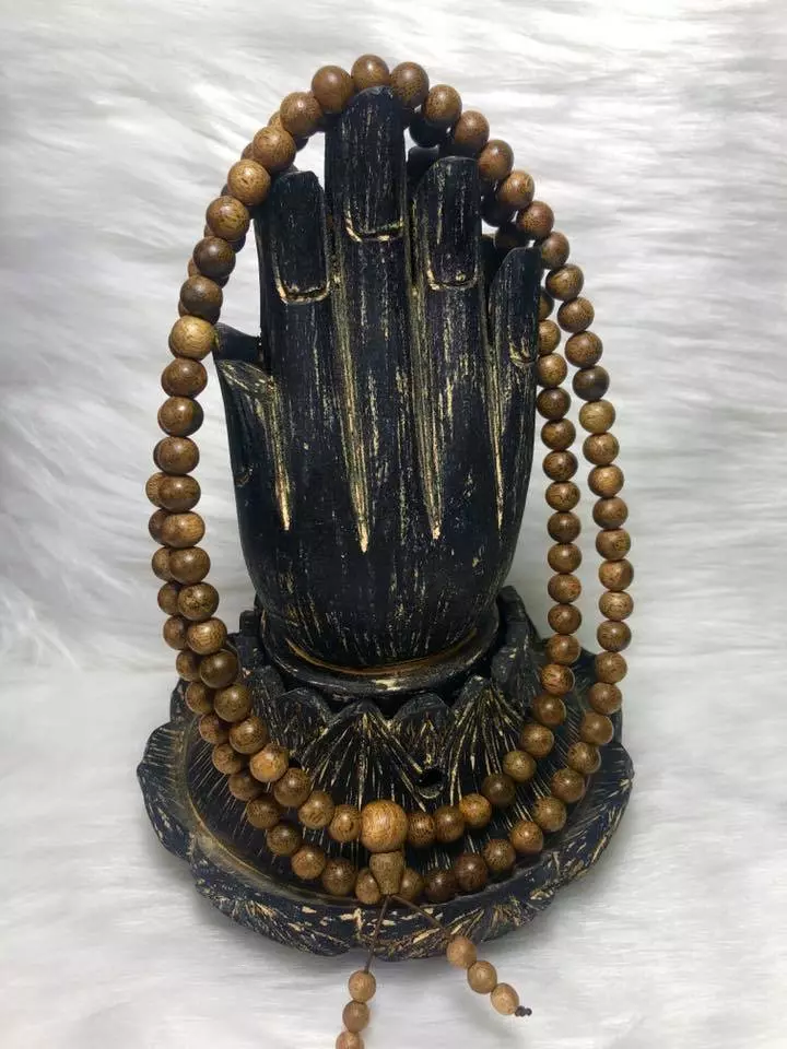 Vong tay go tram huong 108 hat