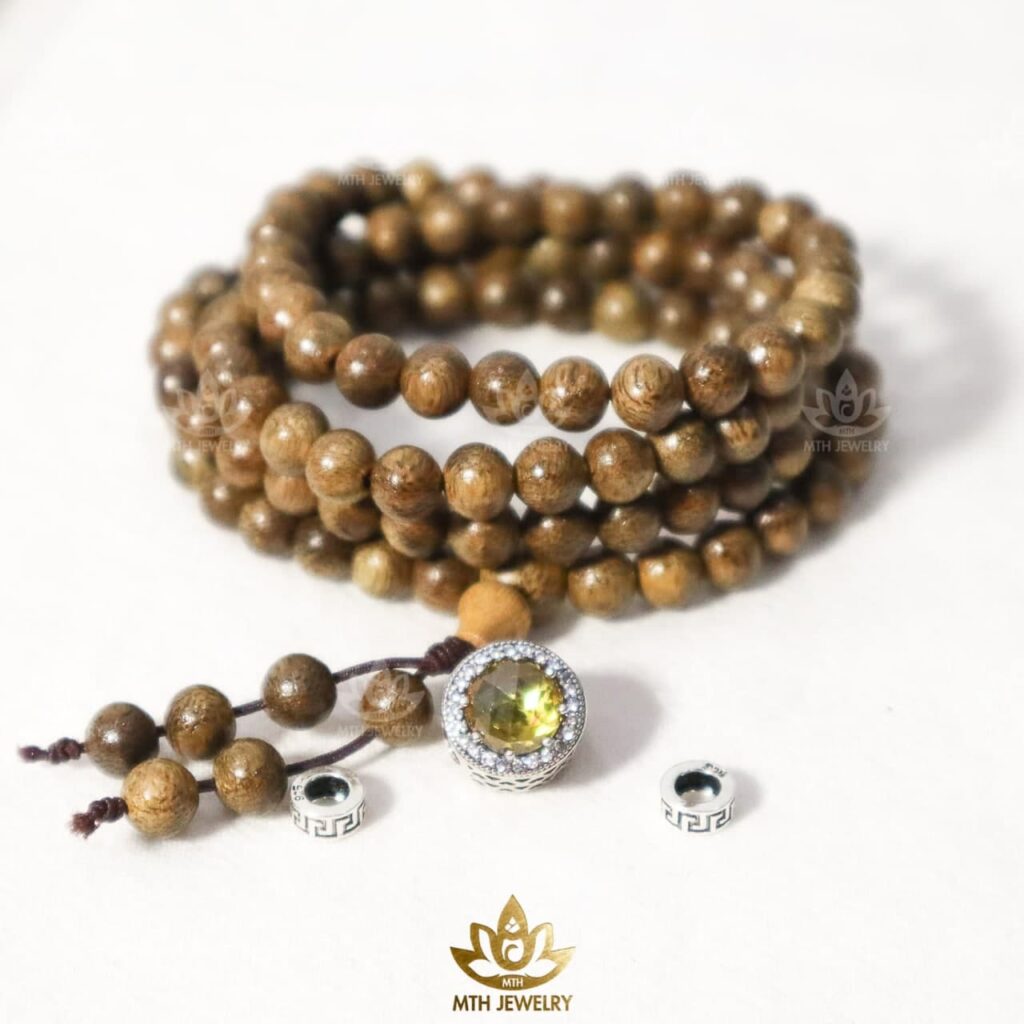 Cong Dung cua vong tay tram huong  (5)