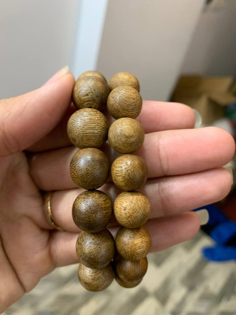 BẬT MÍ CÁCH SỬ DỤNG VÒNG TRẦM HƯƠNG BỀN LÂU