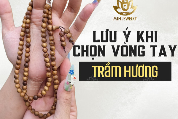 nhung-dieu-kieng-ky-khi-deo-vong-tram-huong